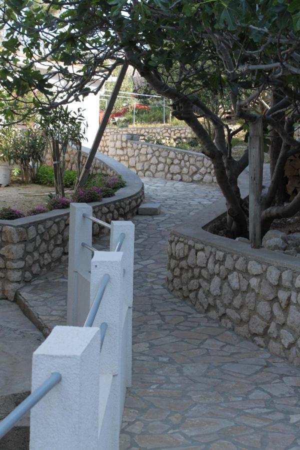 Apartments By The Sea Kustici, Pag - 6335 Zubovići Eksteriør bilde