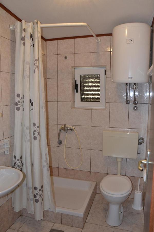 Apartments By The Sea Kustici, Pag - 6335 Zubovići Eksteriør bilde