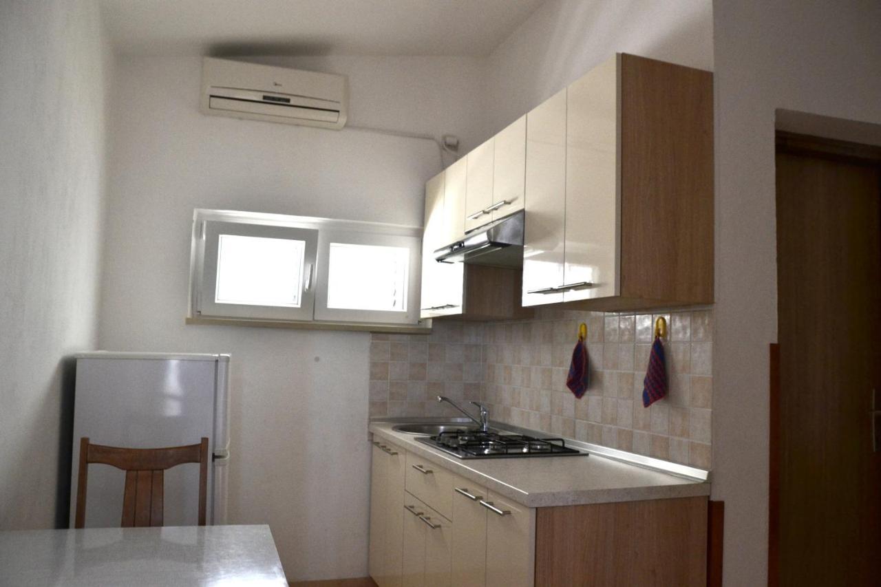 Apartments By The Sea Kustici, Pag - 6335 Zubovići Eksteriør bilde