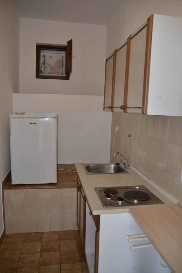Apartments By The Sea Kustici, Pag - 6335 Zubovići Eksteriør bilde