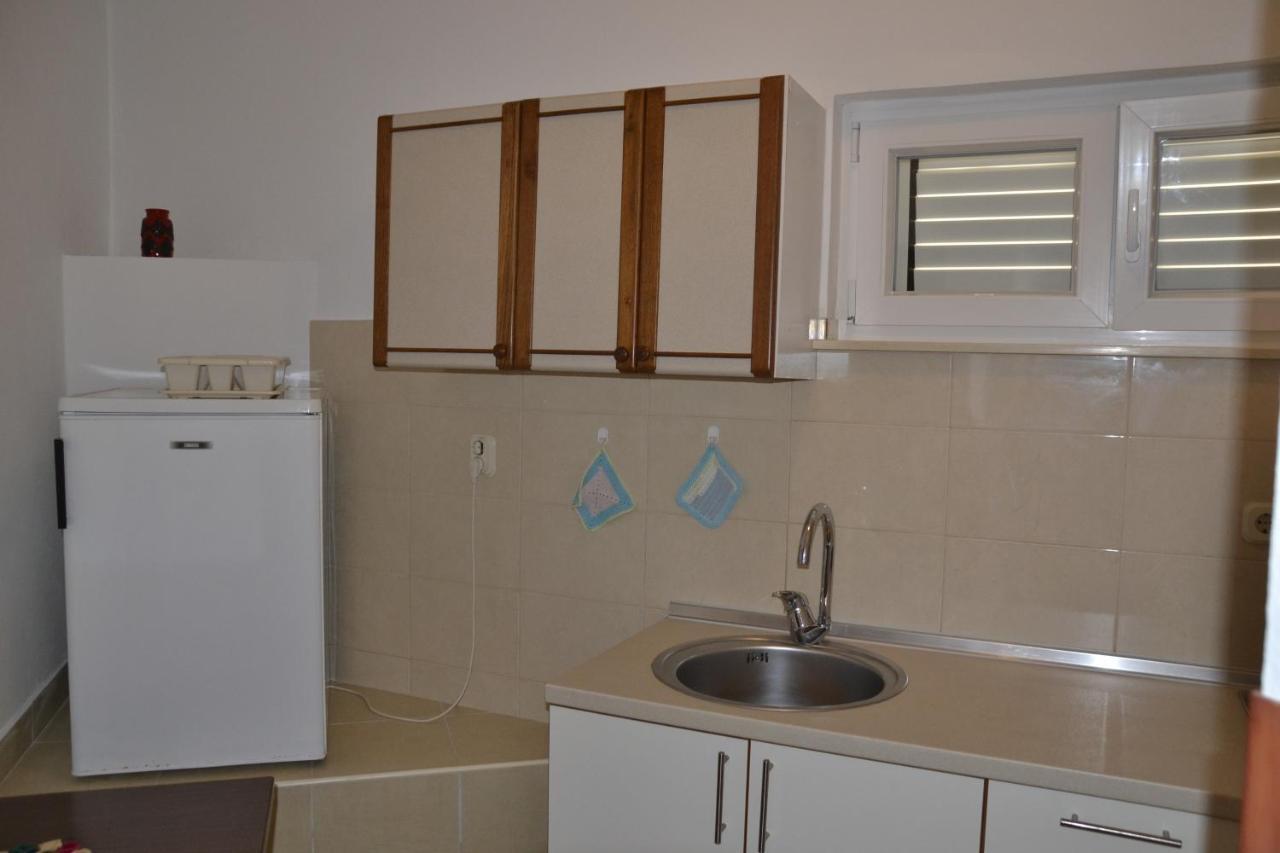 Apartments By The Sea Kustici, Pag - 6335 Zubovići Eksteriør bilde