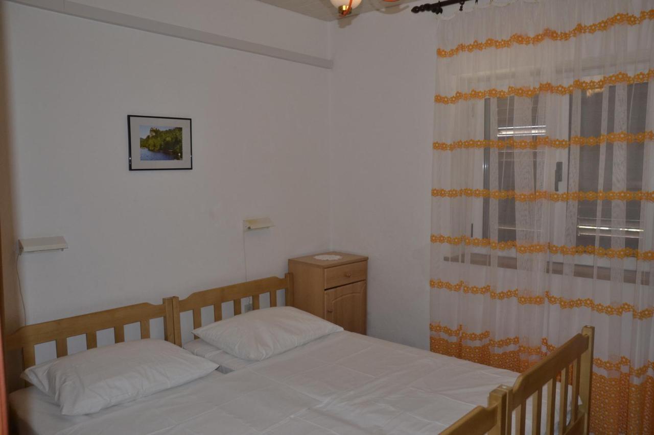 Apartments By The Sea Kustici, Pag - 6335 Zubovići Eksteriør bilde