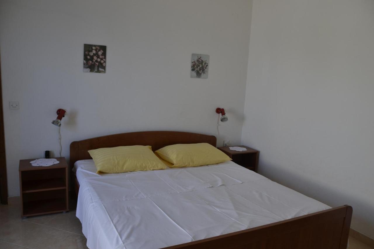 Apartments By The Sea Kustici, Pag - 6335 Zubovići Eksteriør bilde